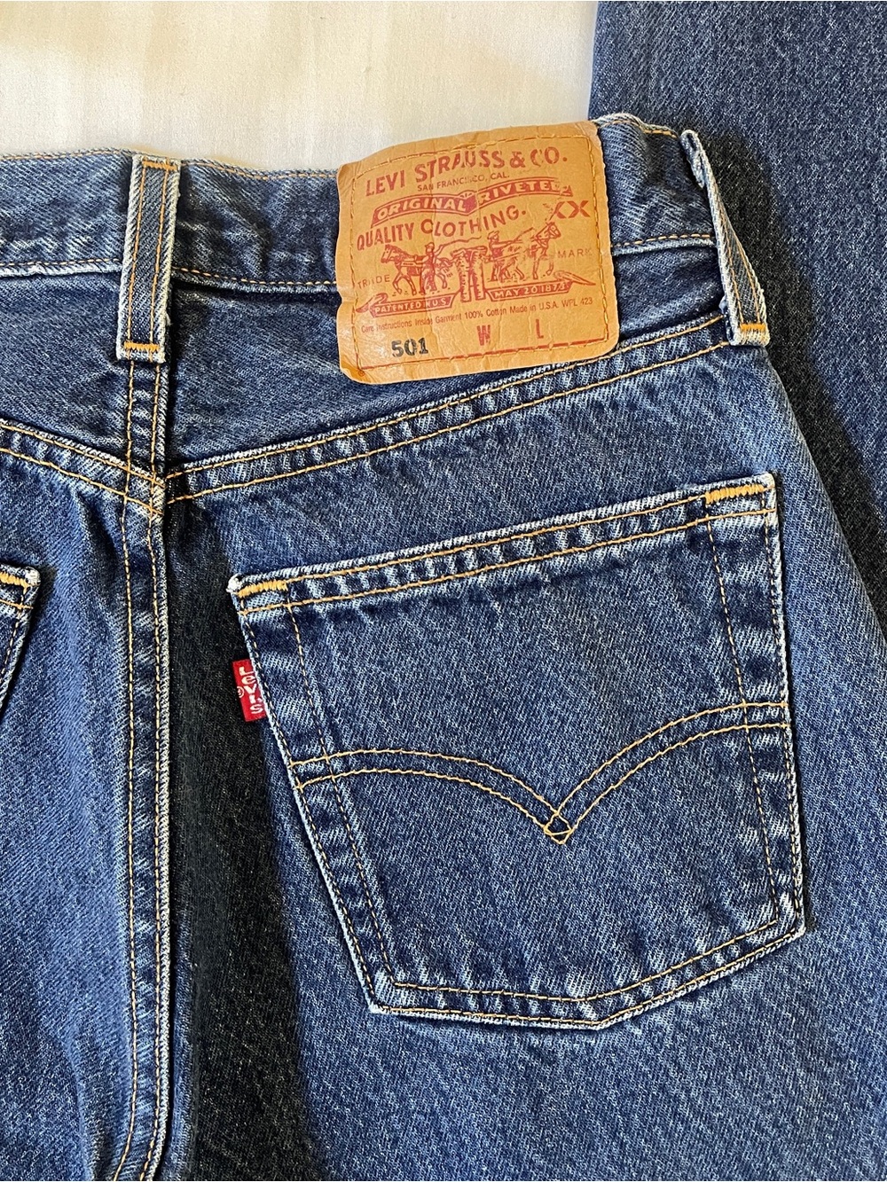 Vintage Made in USA Levi’s 501 High Rise Straight Leg Denim Jeans in Medium Wash